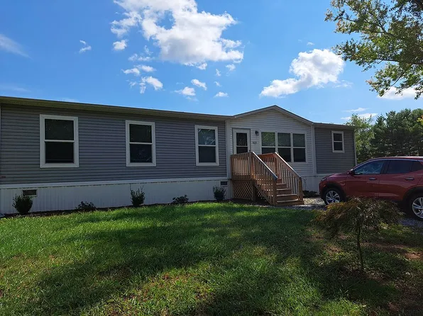 1121 Cemetery Rd, Montvale, VA 24122