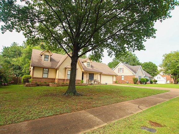 2nd image of 834 White Pine Dr