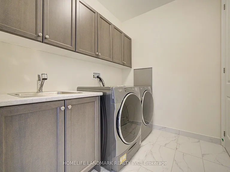 35 Red Giant St #MAIN 2ND FLOOR — Photo 47