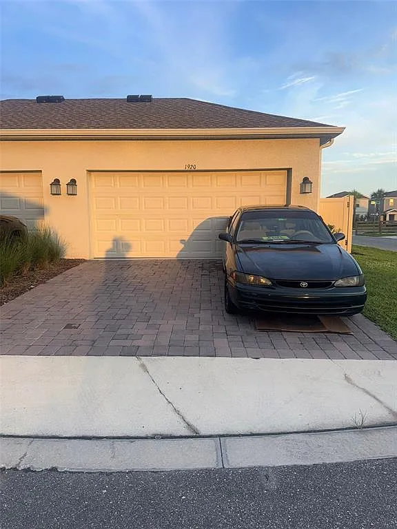 3 bed, 2.5 bath, 1755 sqft, $2,490 — Photo 3