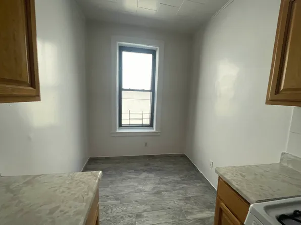 43-28 41st Street 2 image 2 of 9
