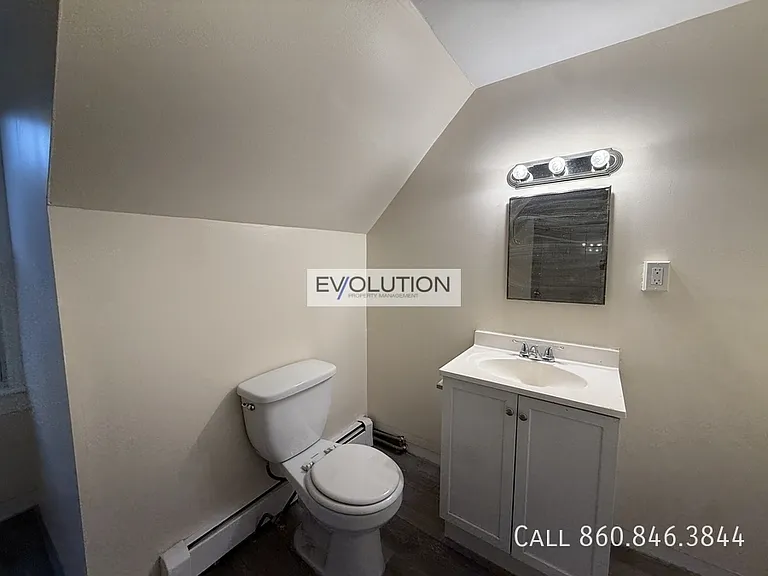 57 Franklin Ave #3 — Photo 4