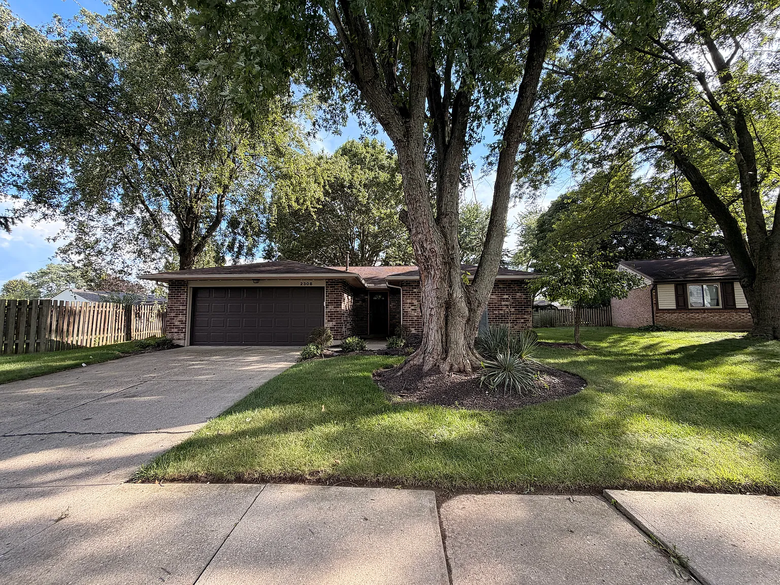 3 bed, 1422 sqft, $2,000 — Photo 2