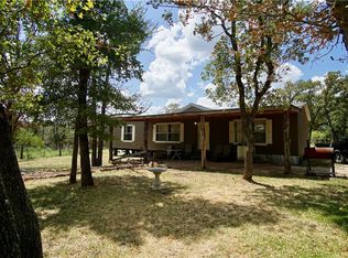 122 Walker Dr, Cedar Creek, TX 78612