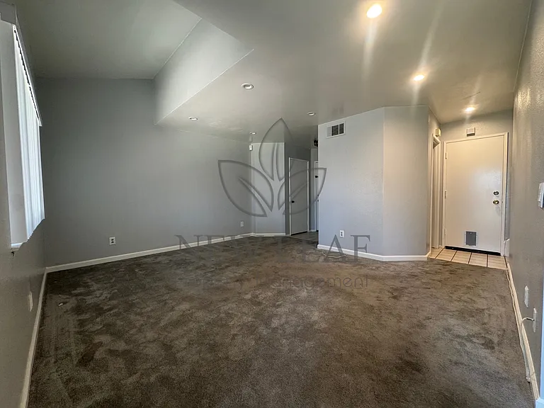 831 Carlton Privado — Photo 17