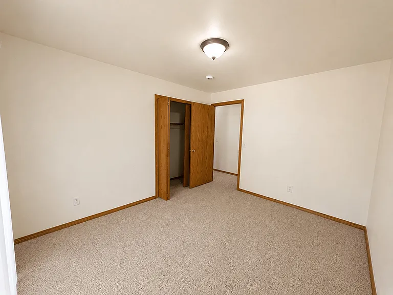 2285 S Thompson Dr — Photo 13