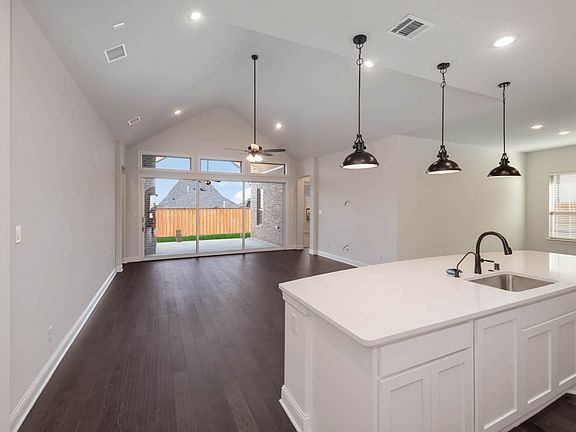 4th image of 8112 Pecan Oak Ln #75071A