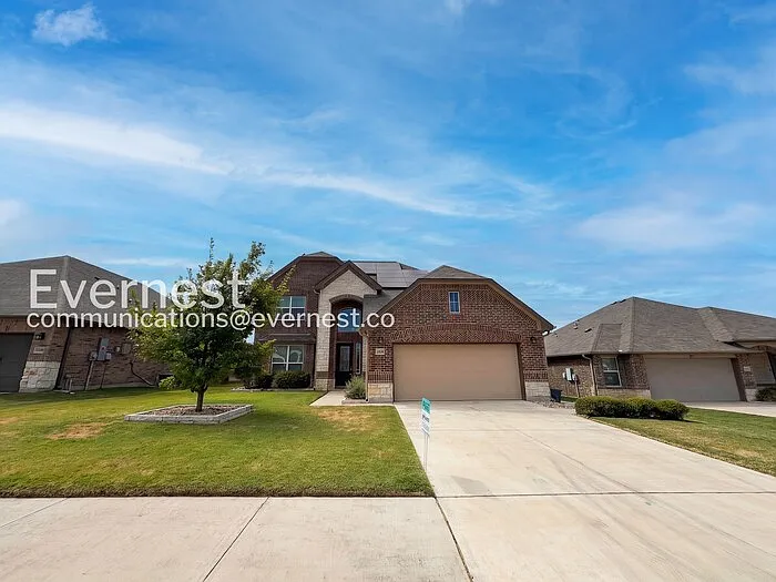 4 bed, 3.5 bath, 2755 sqft, $2,650 — Photo 2