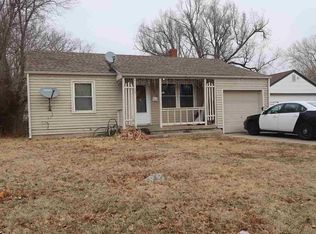 2954 E Glen Oaks Dr, Wichita, KS 67216