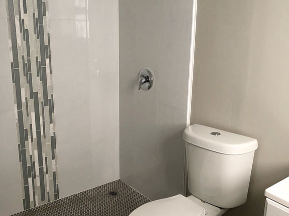 5th image of 1086 NE 33rd St APT 6
