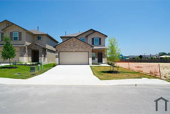 4 bed, 2473 sqft, $2,600 — Photo 2