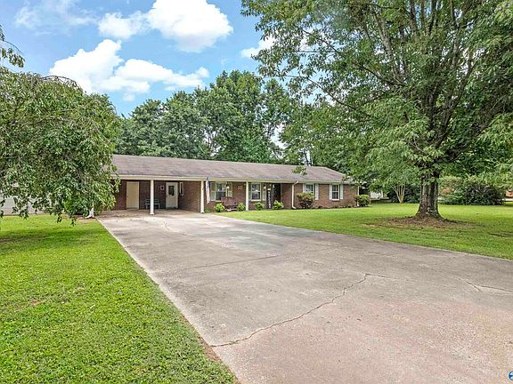 3rd image of 240 Dee Ann Rd