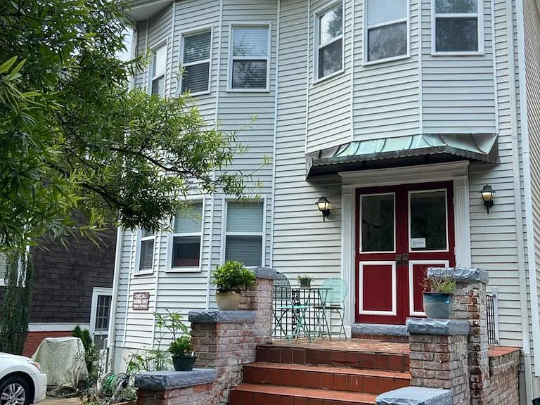 737 W Princess Anne Rd #3 — Photo 1