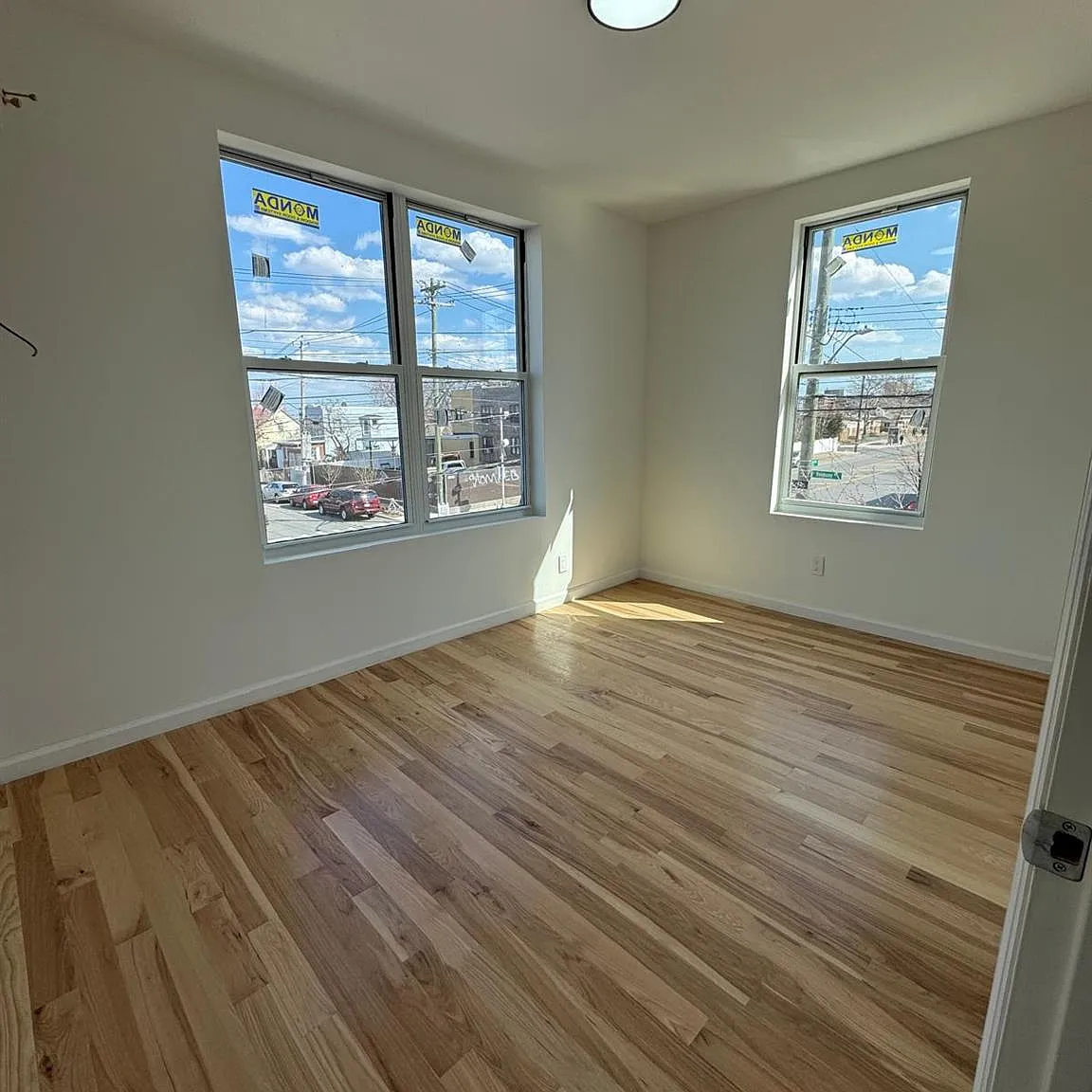 4 bed, 1.0 bath, 3360 sqft, $4,077 — Photo 2