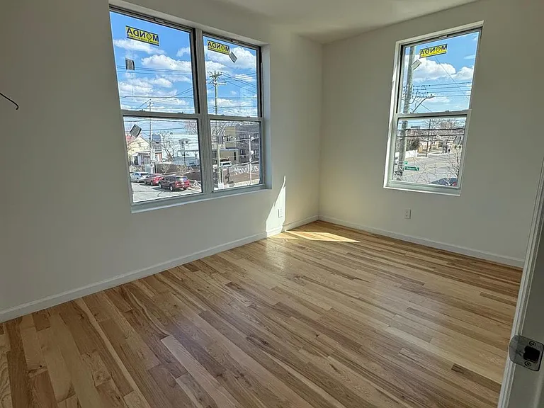 861 Castle Hill Ave — Photo 2