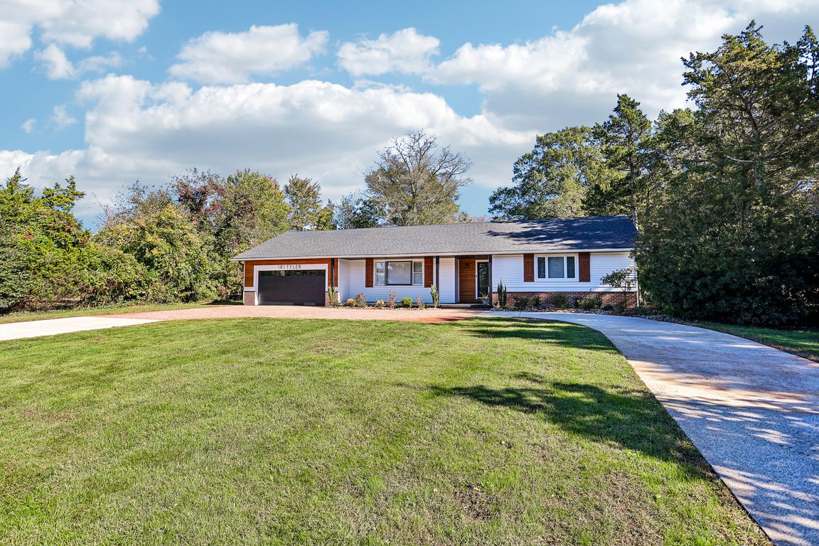 Tyler Rd-S2310-001.jpg