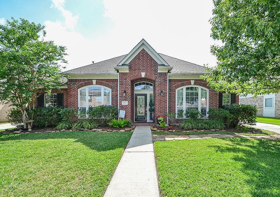 1st image of 19511 Brittany Creek Dr