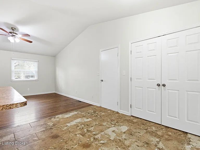 2403 Silverbrook Ave — Photo 13