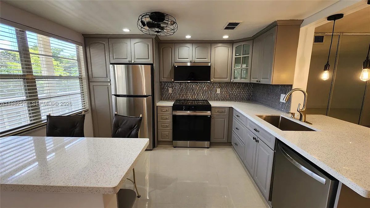 Building Photo - 2403 Antigua Cir #L2