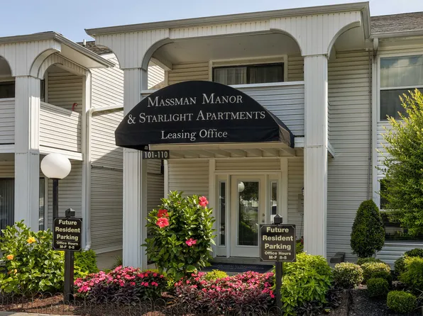 Massman Manor & Starlight Apartment