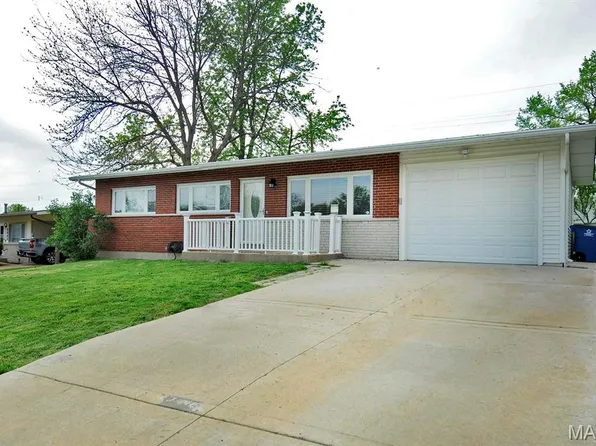 2959 Annunciation Dr, Saint Louis, MO 63125