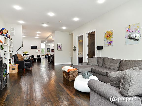 Living Rm/Family Rm