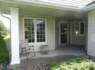 7945 Barrymore Ln, Woodbury, MN 55125