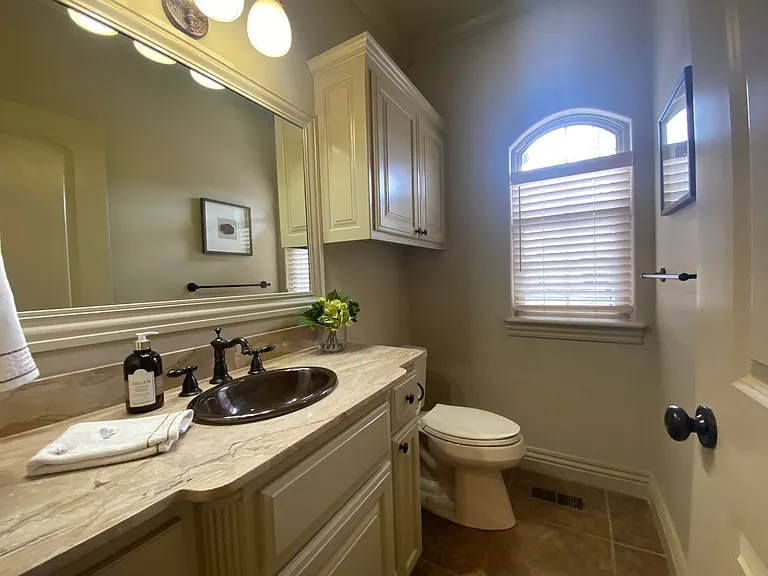 3605 N Narcissus Ave — Photo 34