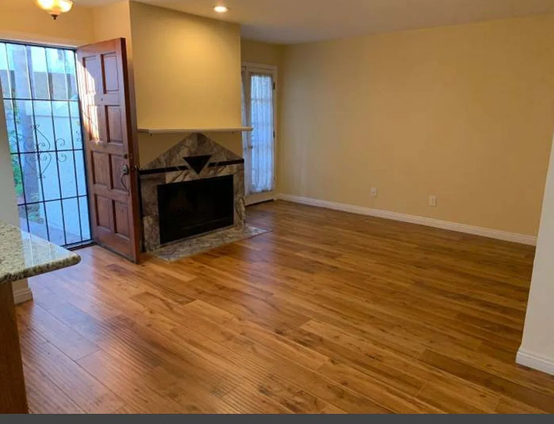 3765 Boundary St — Photo 2