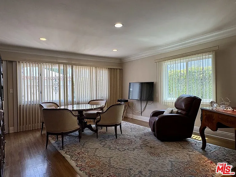 414 N Las Palmas Ave — Photo 7