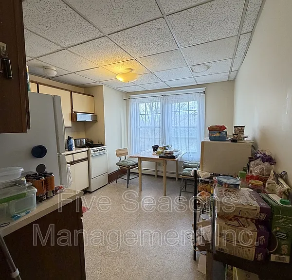 465-467 Colchester Ave #2 — Photo 5