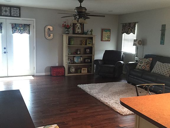 3rd image of 3924 Grooms Ln