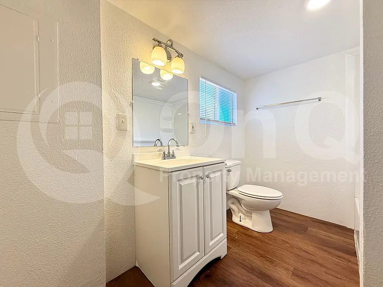 229 N Palm St #7 — Photo 14
