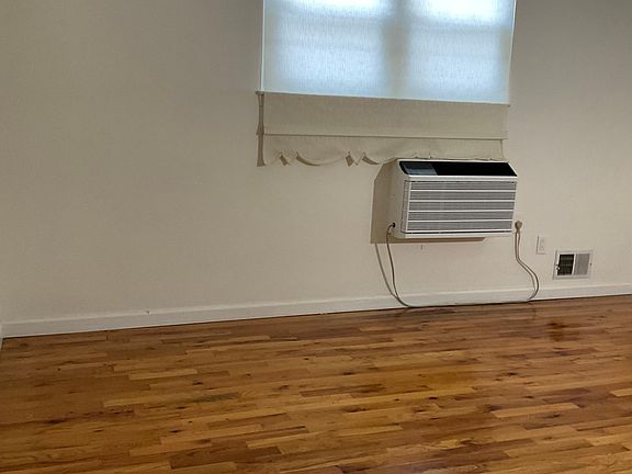 3rd image of 48 Cottonwood Ct #1A