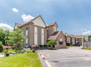 20 John St #110, Grimsby, ON L3M 1X5