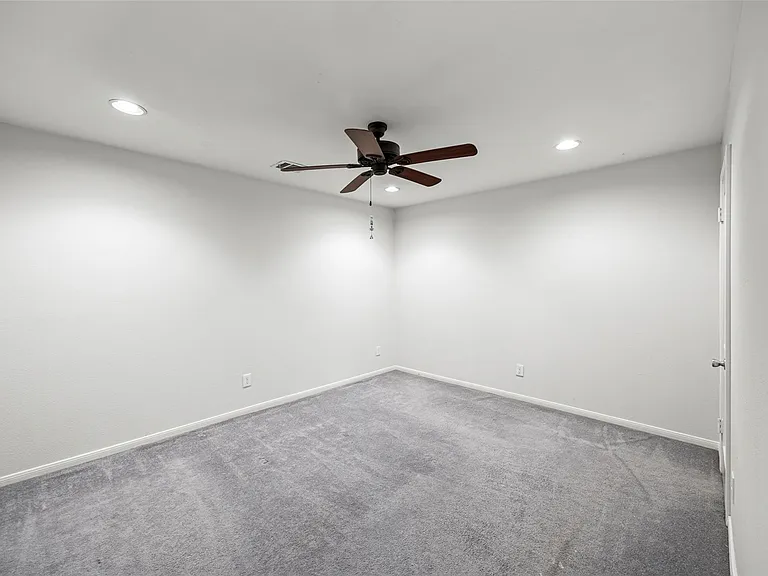 4914 Ventura Ln — Photo 13