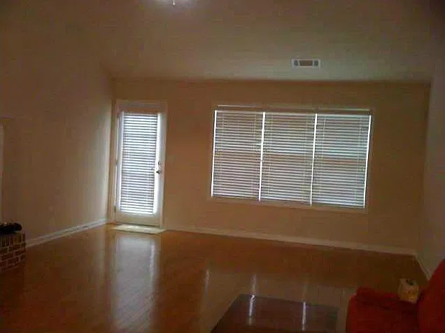 4 bed, 3.0 bath, 2674 sqft, $2,300 — Photo 2