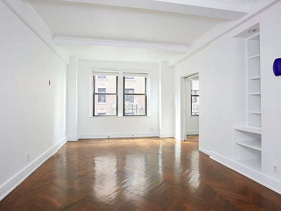 3rd image of 175 W 73rd St #7FG
