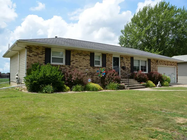 914 Jamie Ln, Macomb, IL 61455