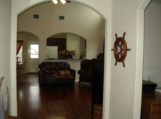 105 Crestway, Floresville, TX 78114