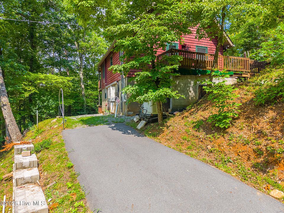 1st image of 621 Carolina Vista