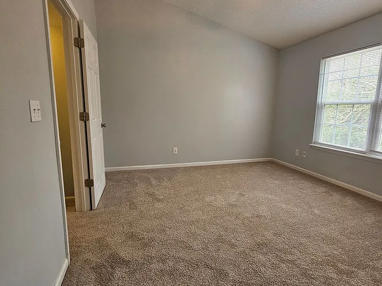 104 Tuscany Ct — Photo 13