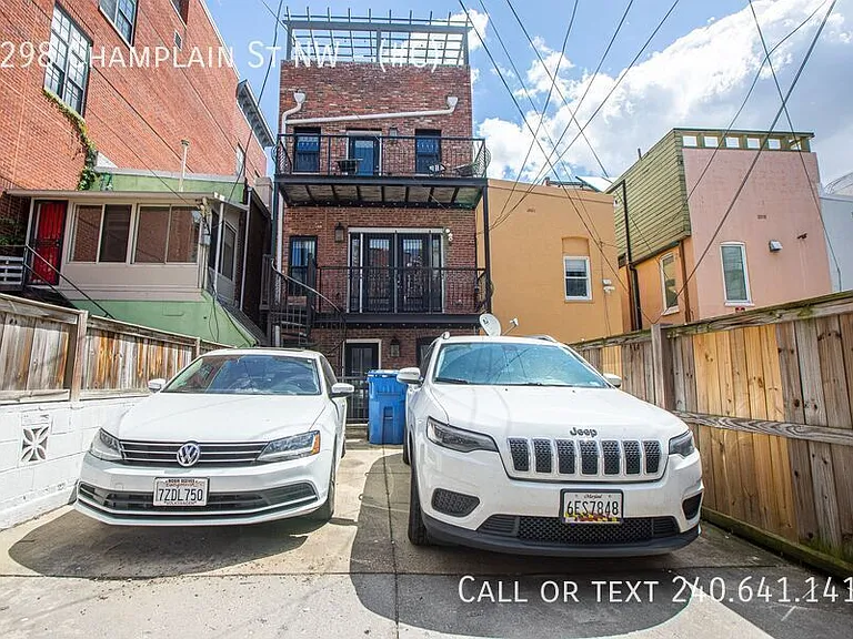 2298 Champlain St NW #C — Photo 44