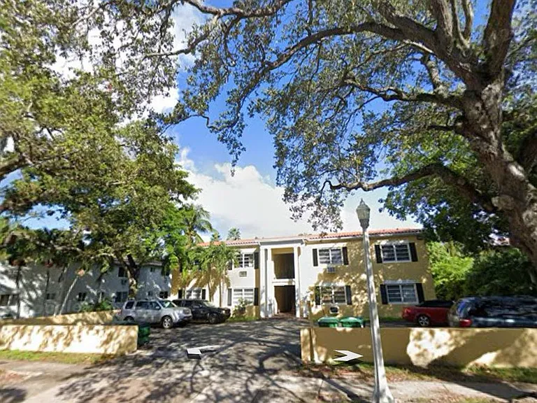 51 Edgewater Dr #2 — Photo 1