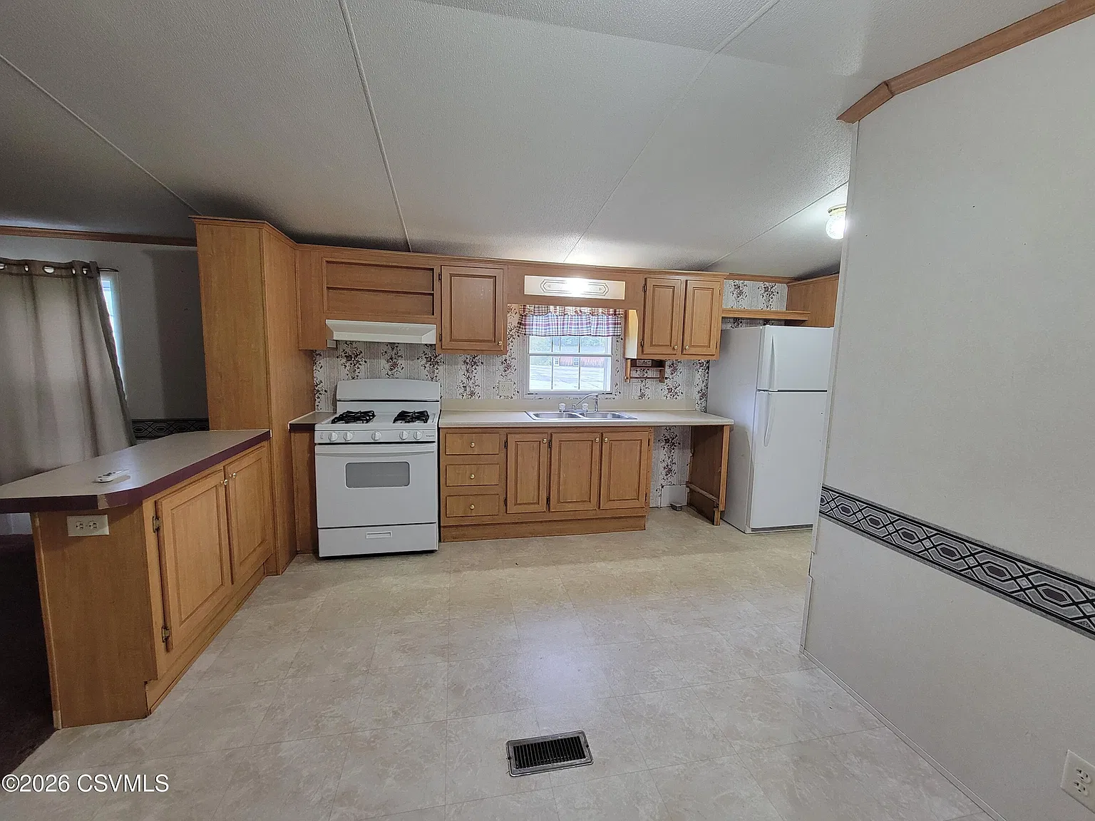 2 bed, 1120 sqft, $700 — Photo 3