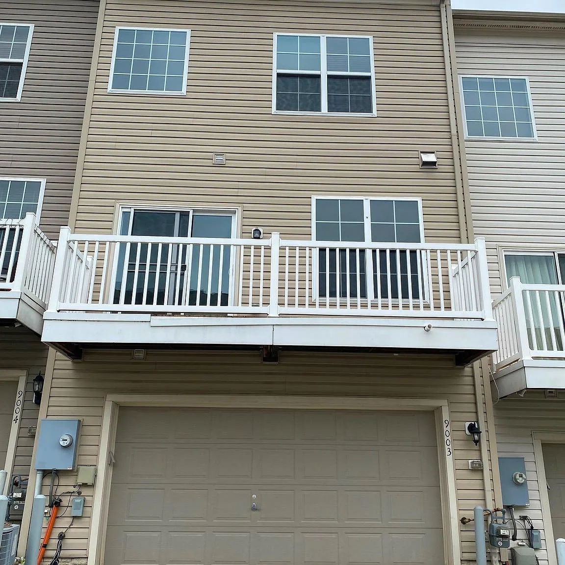 3 bed, 3.5 bath, 2000 sqft, $3,000 — Photo 2
