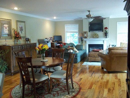 3rd image of 1255 Wexford Village Cres