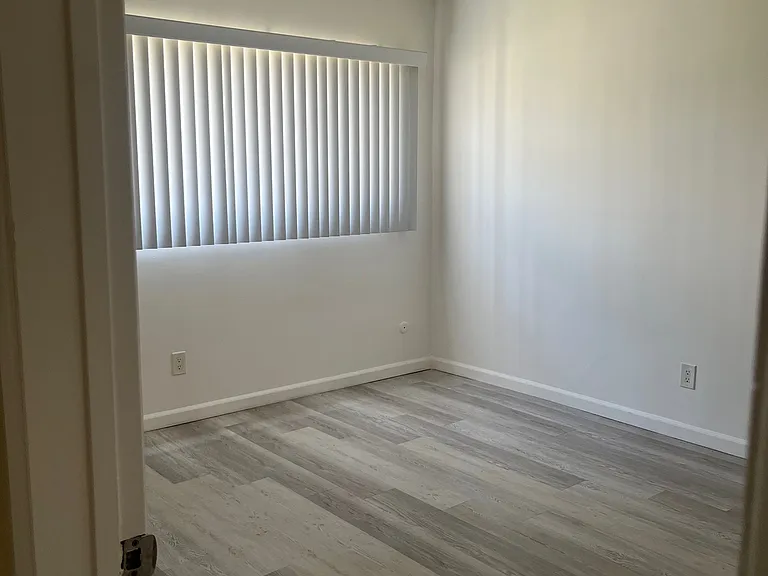 148 N. St Andrew Pl. — Photo 36