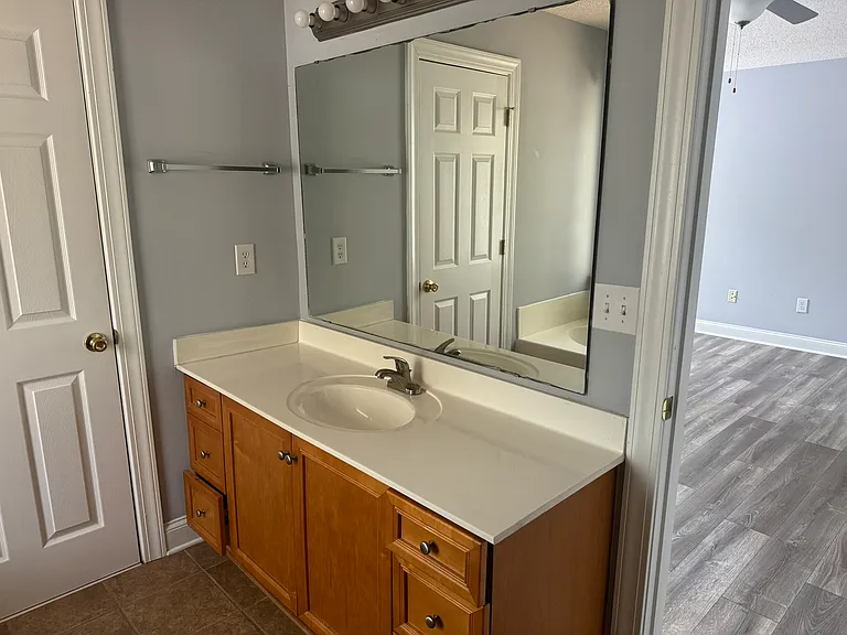 207 Chesapeake Ln — Photo 11