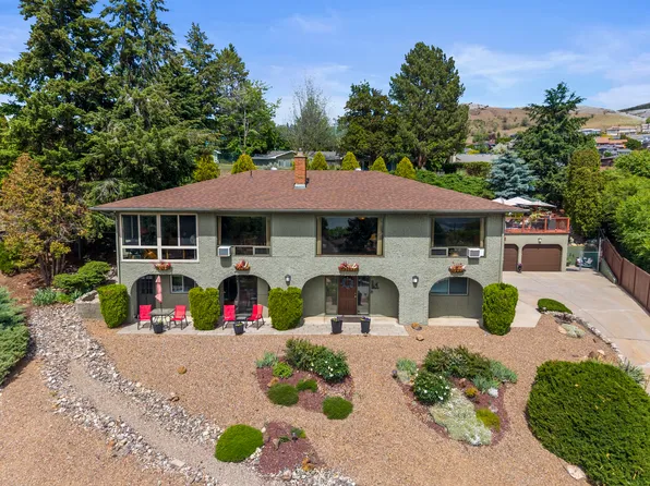 9015 Russet Dr, Coldstream, BC V1B 2B7